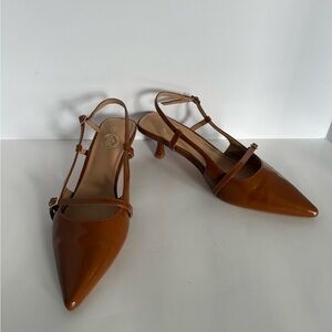 WOMENS PATENT HONEY BROWN POINTY KITTEN HEEL SLINGBACK SANDALS SHOES SZ 9